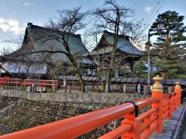Shinshuji Temple and Imamiya Bridge